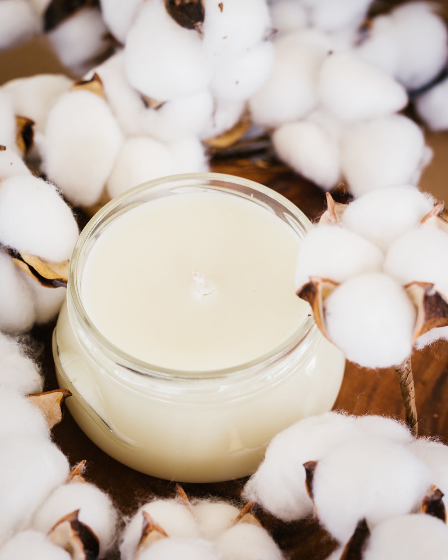 Cotton Winds 11 oz Candle