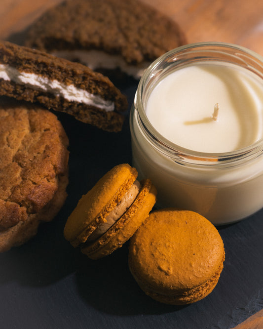 Amaretto Cookies 11 oz Candle